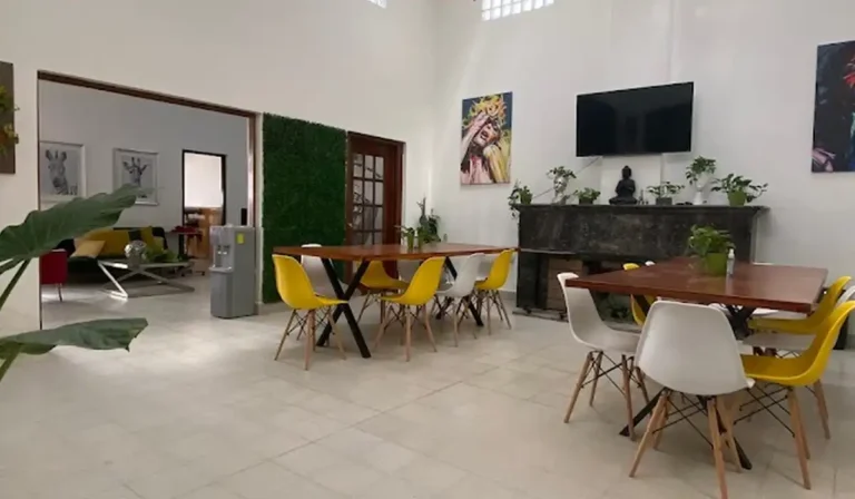 casa talaria coworking oficinas and cafe 768x448