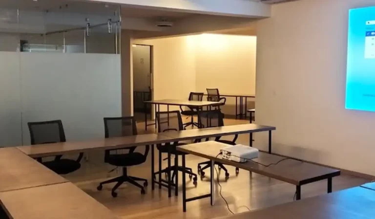 coworking the pool bosques 768x448