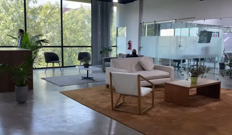 coworking the pool napoles 768x448